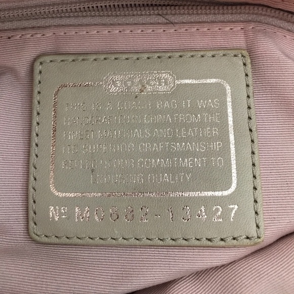 Authentic single strap Coach shoulder bag - Picture 2 of 5