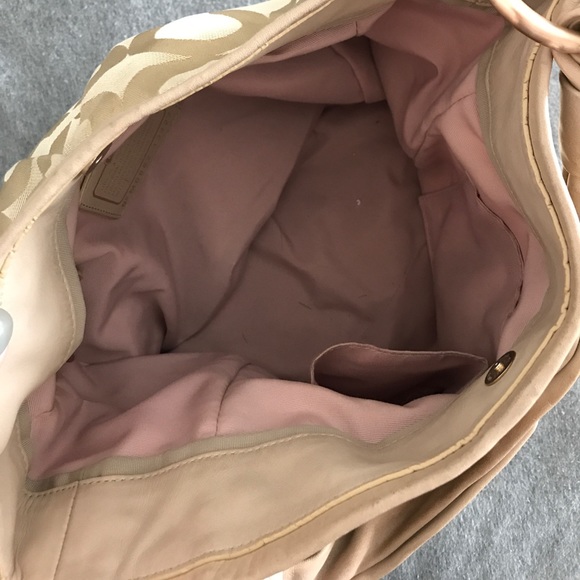 Authentic single strap Coach shoulder bag - Picture 3 of 5