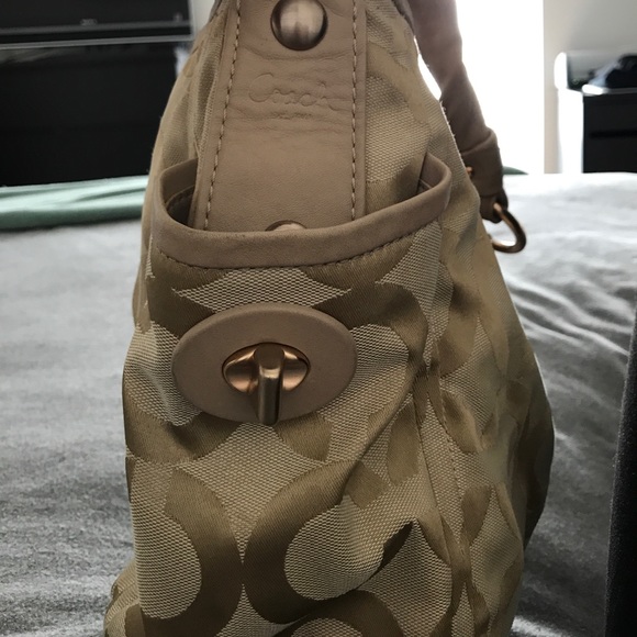 Authentic single strap Coach shoulder bag - Picture 5 of 5