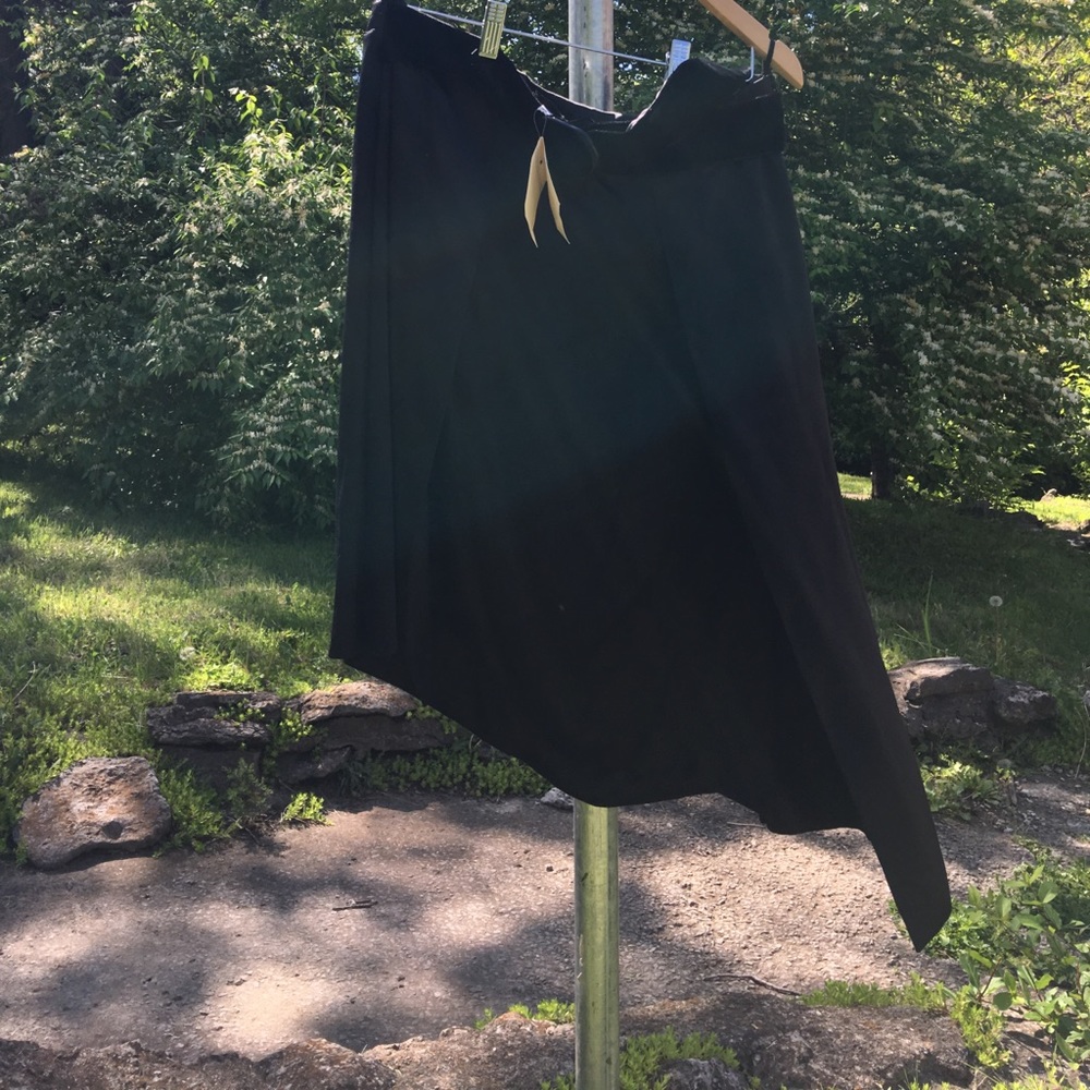 ✨🎈🎈SOLD🎈🎈🎈 Giorgio Armani stunning authentic  skirt. Giorgio Armani.