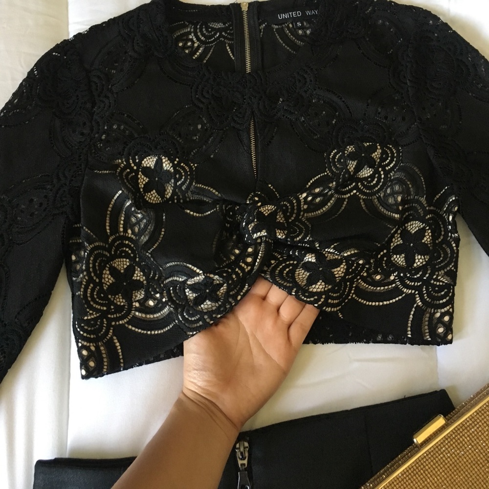 Long sleeve lace crop top