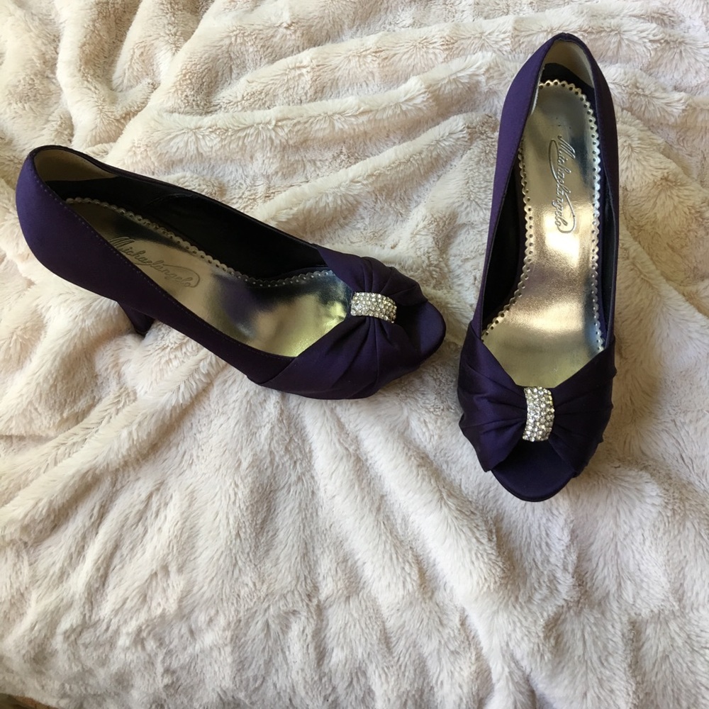 Spcl occasion satin w/rhinestones slightly worn.