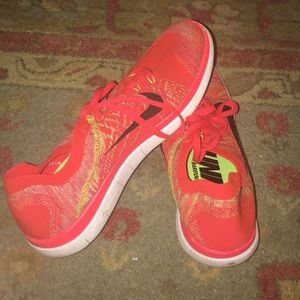 nike barefoot run shoes