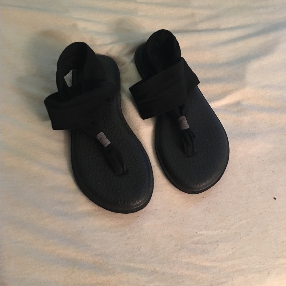 Black Sanuks