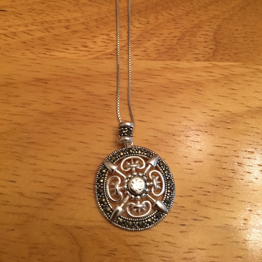 3 necklace bundle - Picture 2 of 4