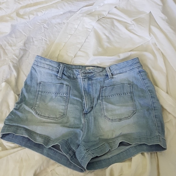 Shorts - Picture 3 of 4