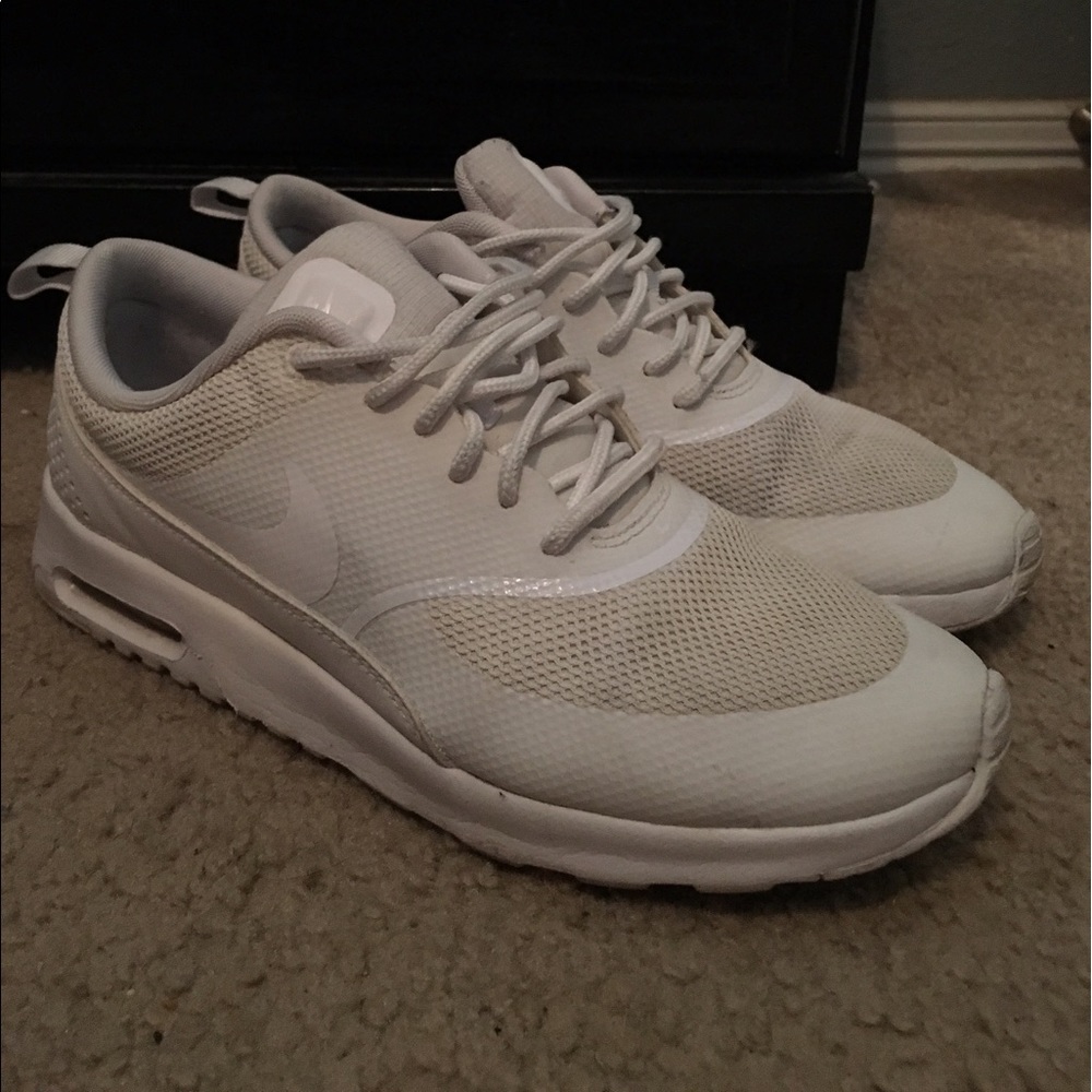 Nike tennis shoes