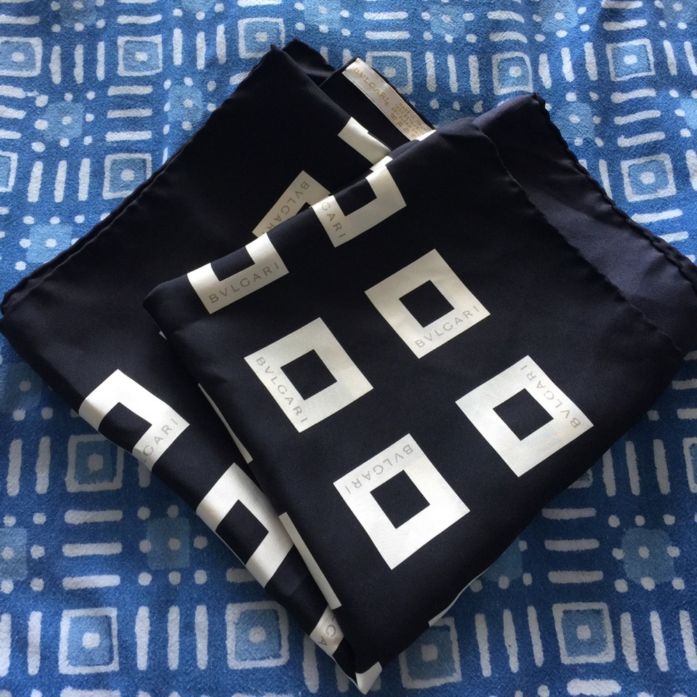 Authentic Bvlgari scarf 🌹