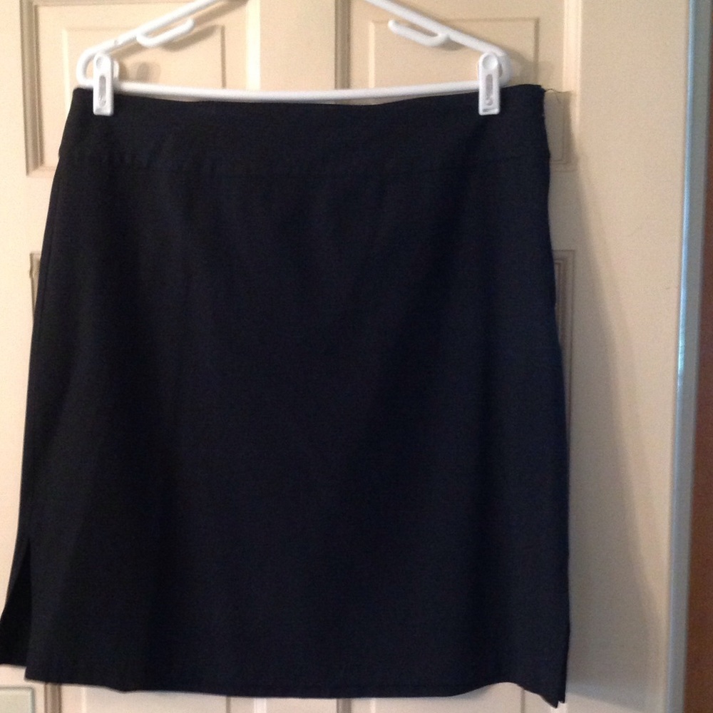 Old Navy black stretch skirt size 16