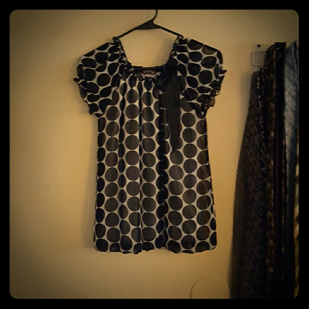 Polka dot short sleeve shirt