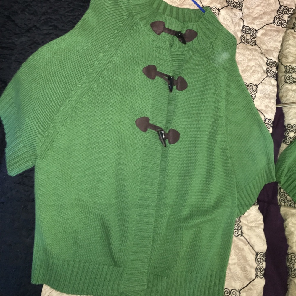 XL woman's green sweater