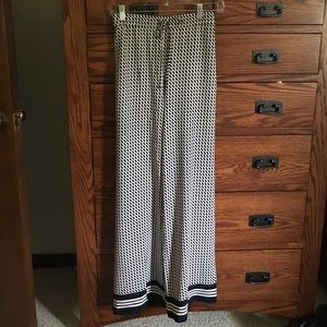 Bolero pants. Navy and white