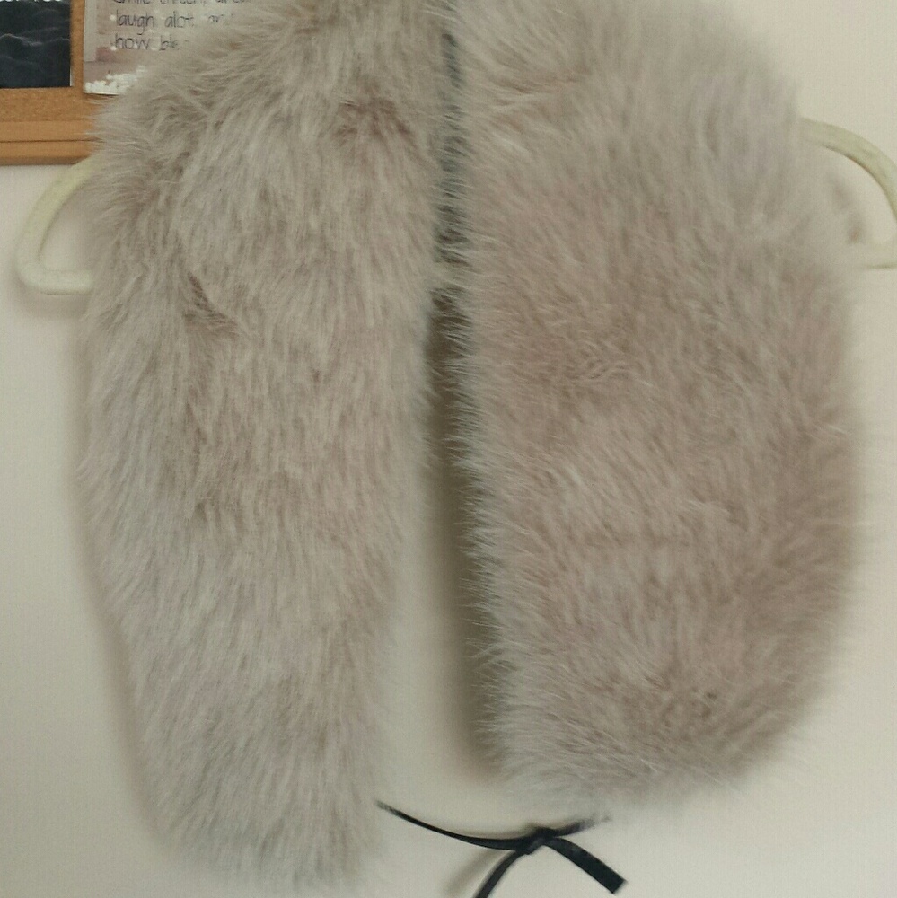 Banana Republic fur stole