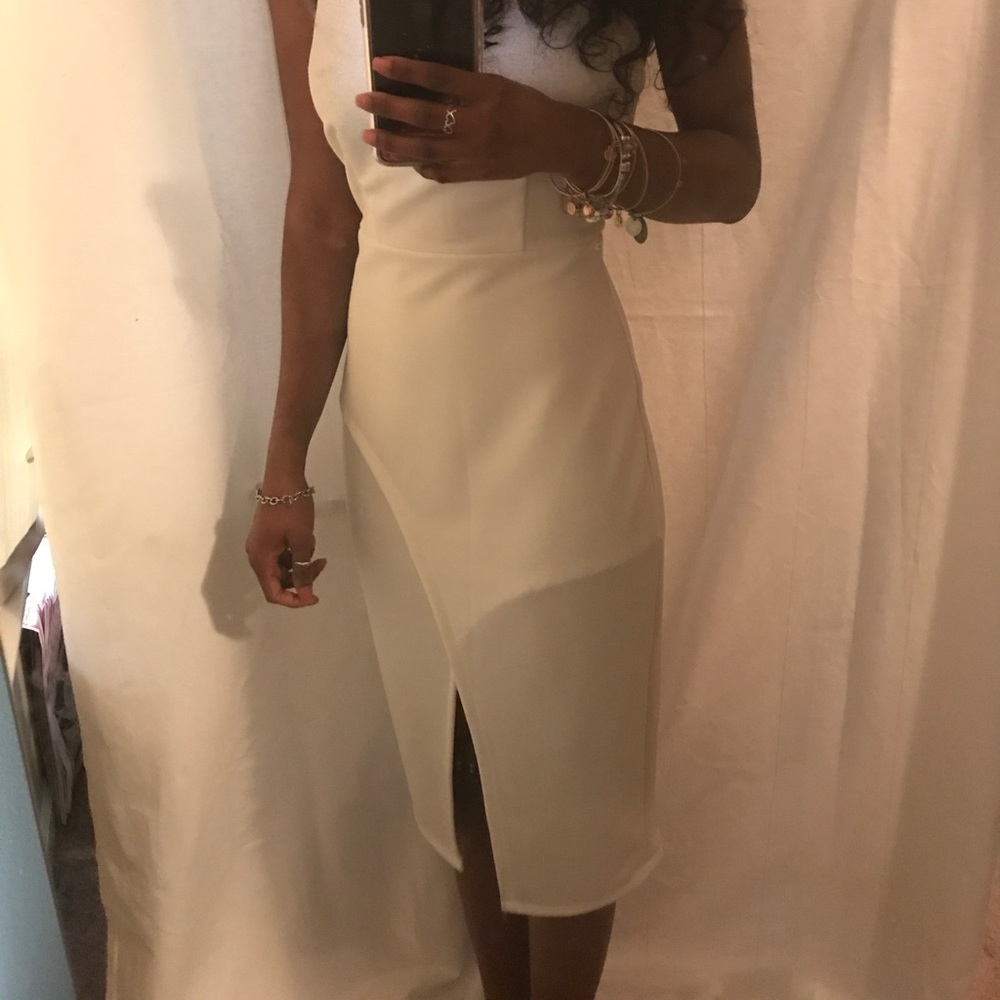 🌸White Classy Dress🌸