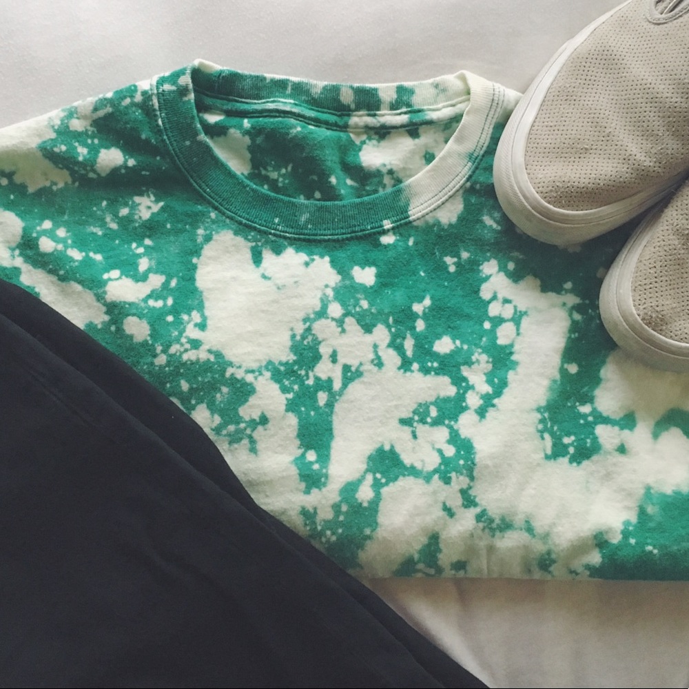 Acid washed distressed long sleeve crop top ♻️➰