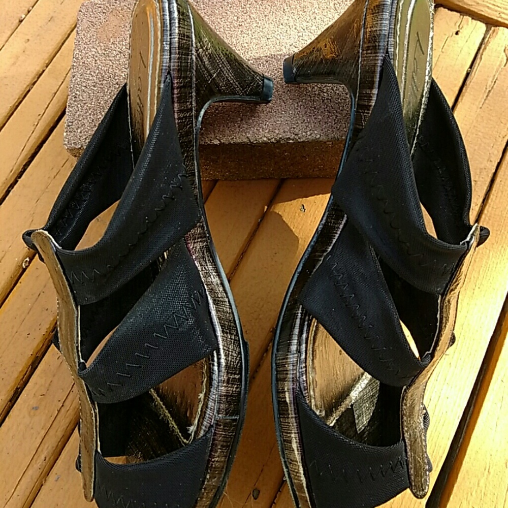 Shoes - Picture 2 of 5