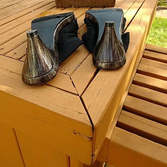 Shoes - Picture 4 of 5