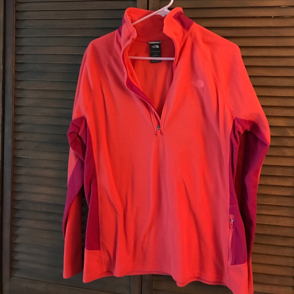 North face pull over