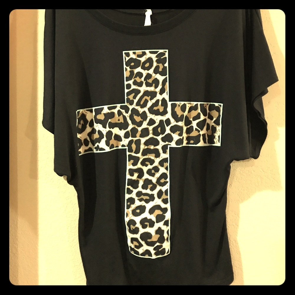 Leopard Cross tee