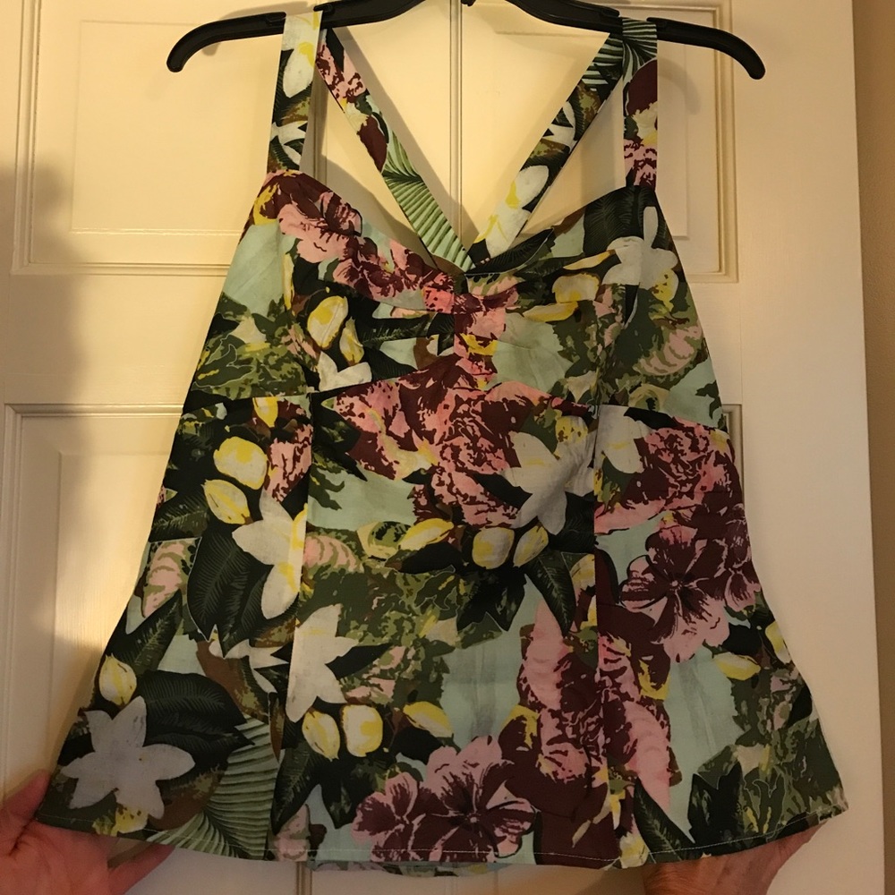 CAbi Tank