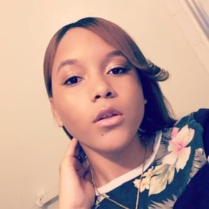 Meet your Posher, Crystal