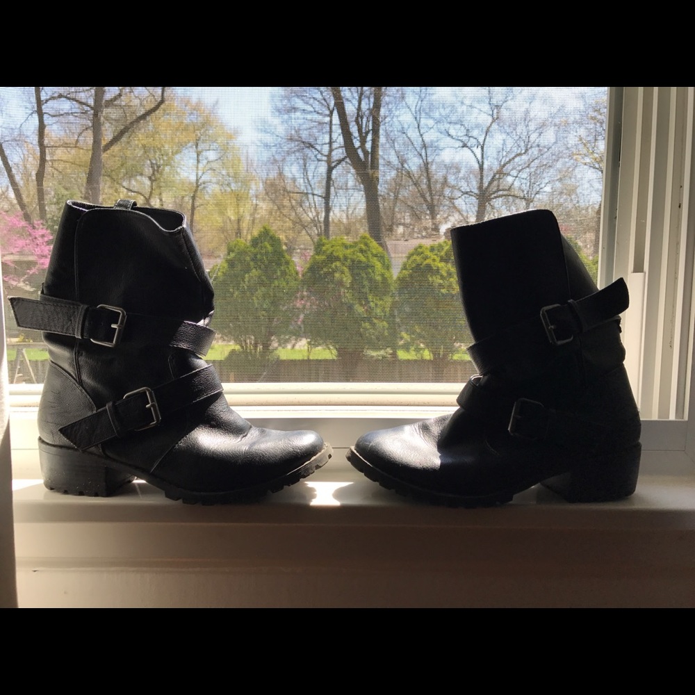 Mossimo Supply Co. black boots, size 7.5