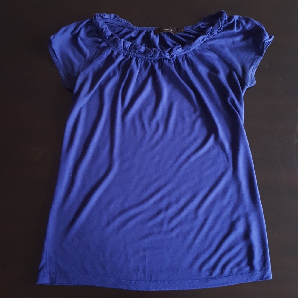 💍3 for $20👗Purple Limited Tee w/ Frilly Collar