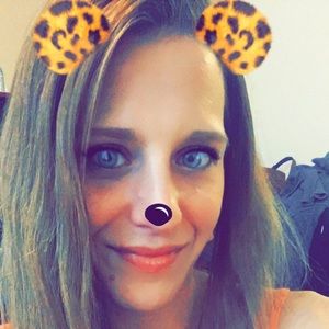 Meet your Posher, Nora