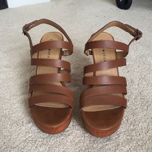 Lucky Brand wood wedges