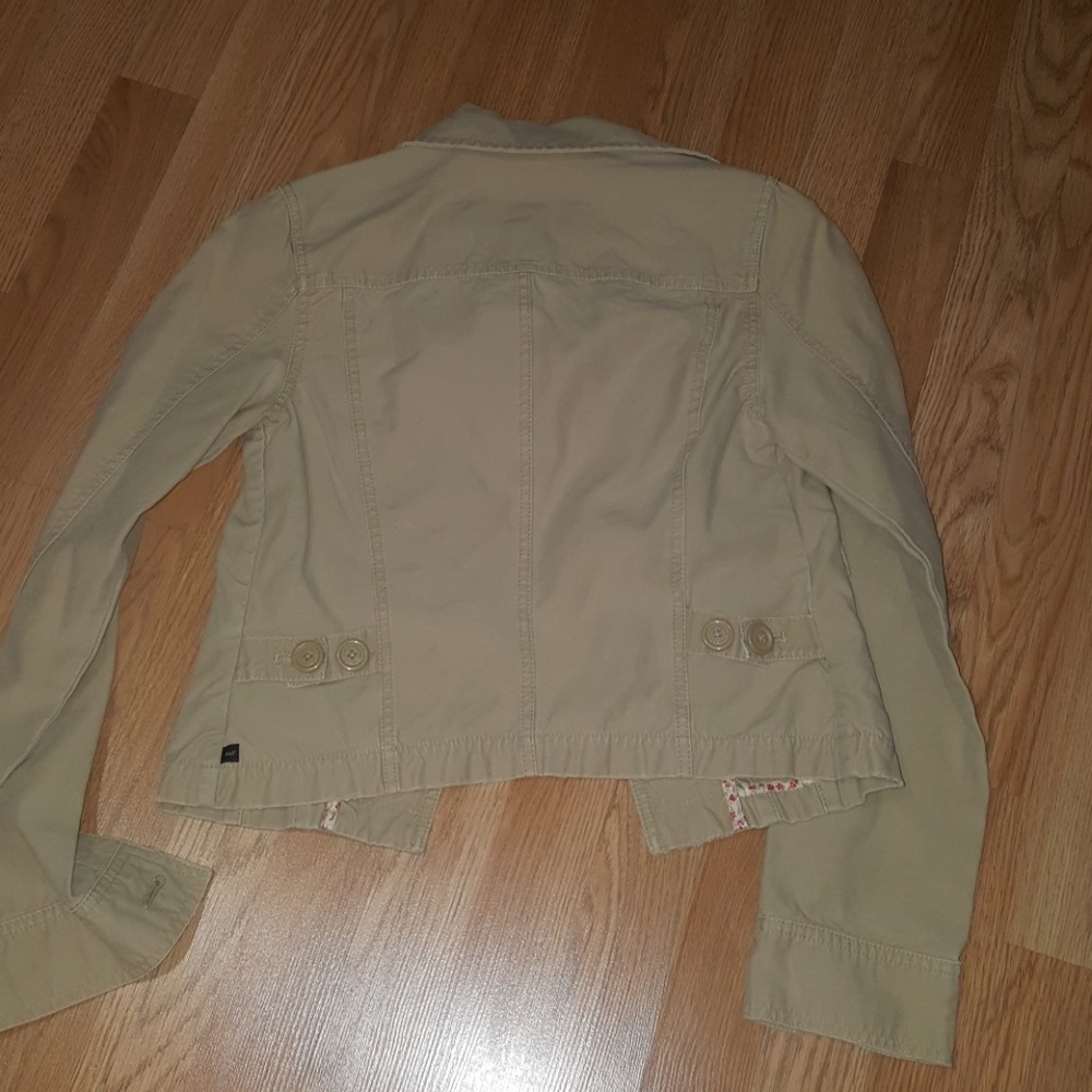 Abercrombie and Fitch khaki button up - Picture 3 of 4