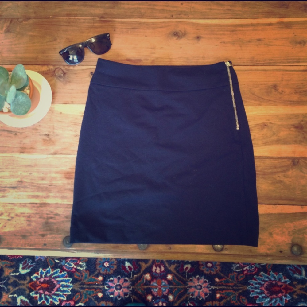 Banana republic navy pencil skirt size 2