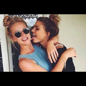 Meet your Posher, Alyson