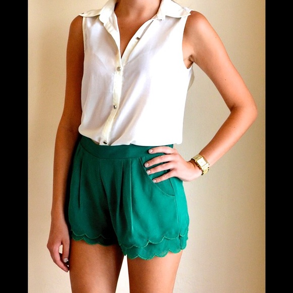 Lush Pants - Lush Green Scalloped Shorts