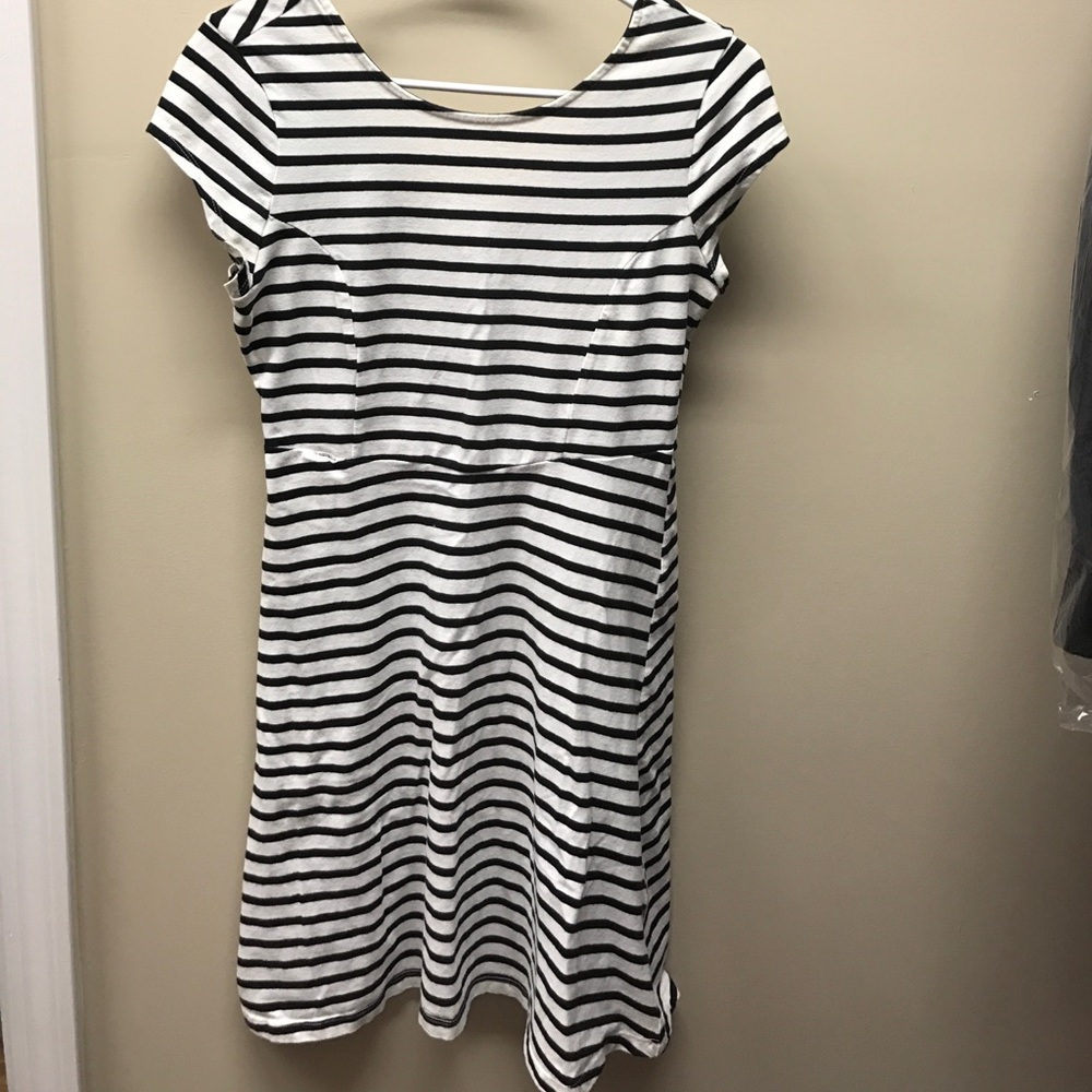 Old Navy black & cream stripe dress