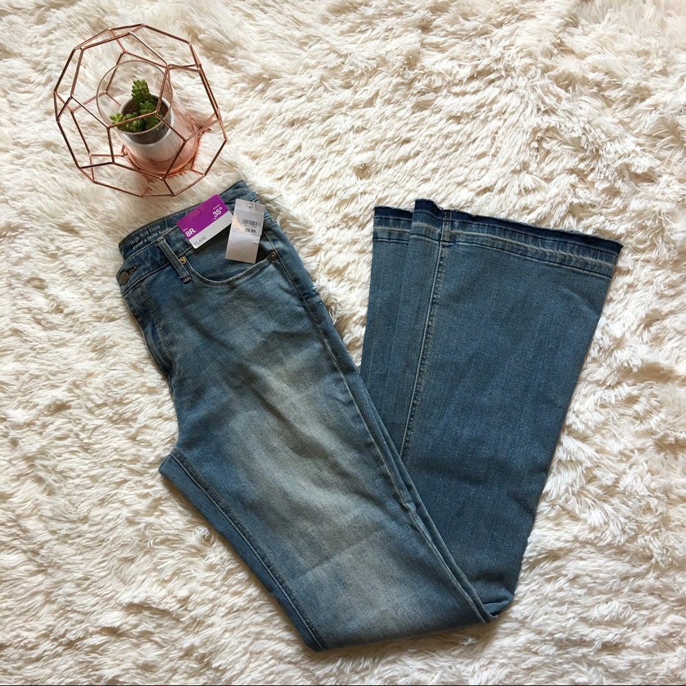 ✨NWT✨Mossimo High Rise Flare 8R