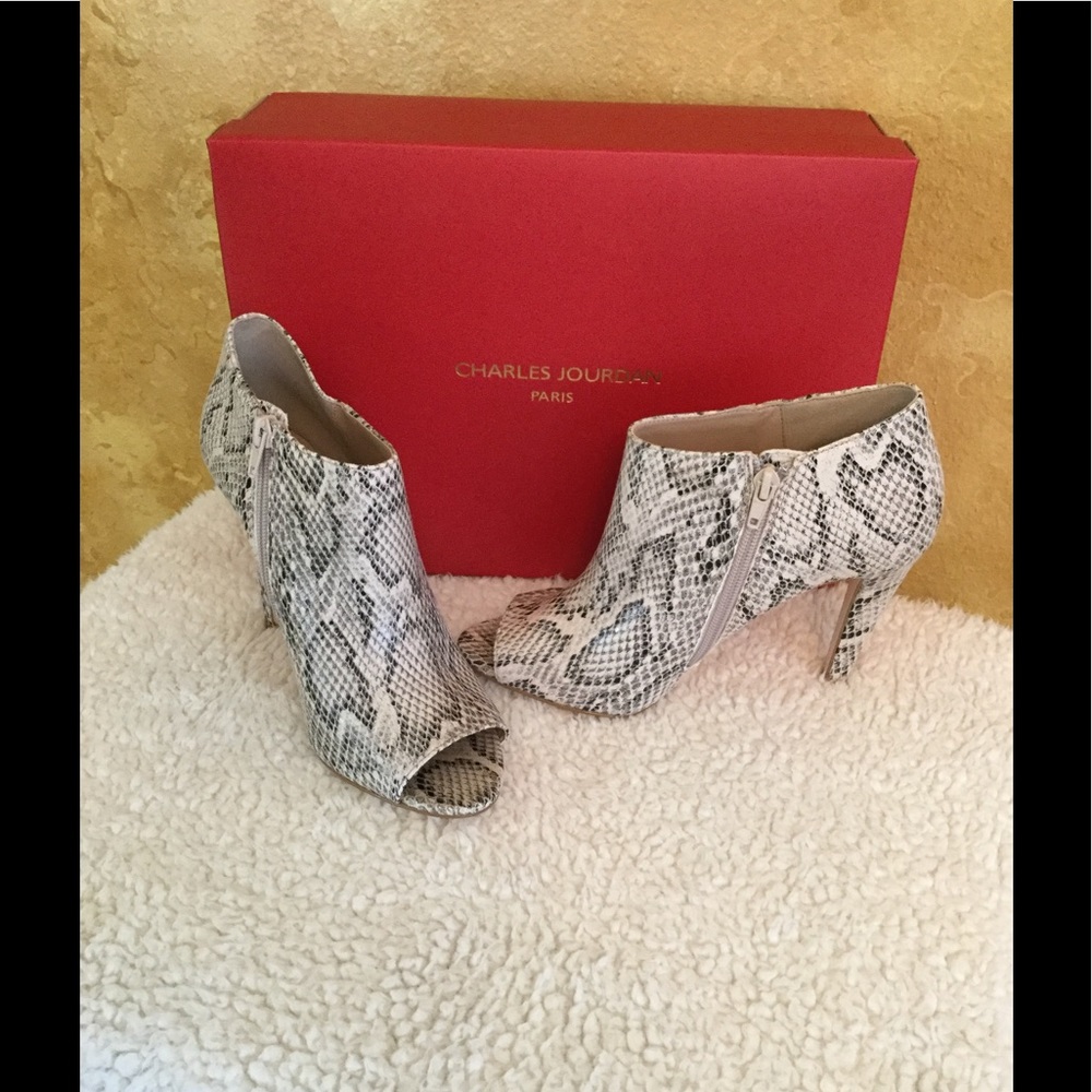 Reduced price! Snakeskin Bootie in sizes 7.5 & 8. - Picture 2 of 8