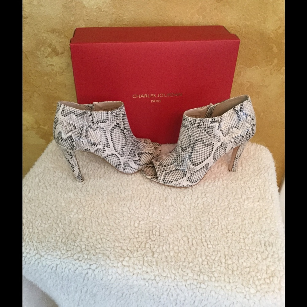Reduced price! Snakeskin Bootie in sizes 7.5 & 8. - Picture 6 of 8