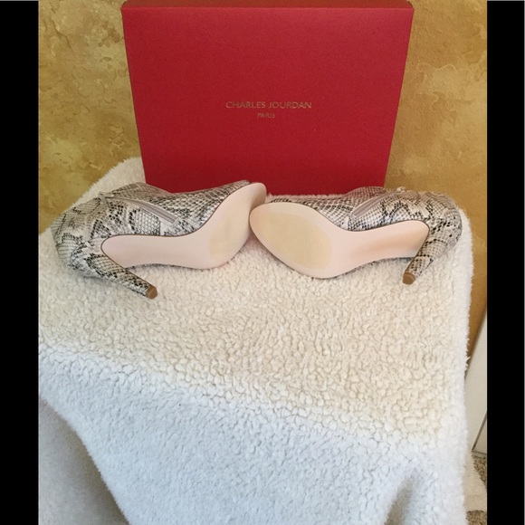 Reduced price! Snakeskin Bootie in sizes 7.5 & 8. - Picture 7 of 8