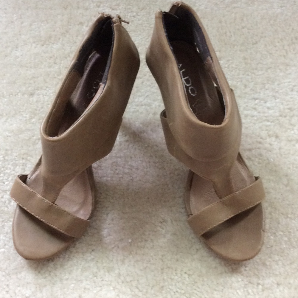 Aldo tan zip up sandal 39