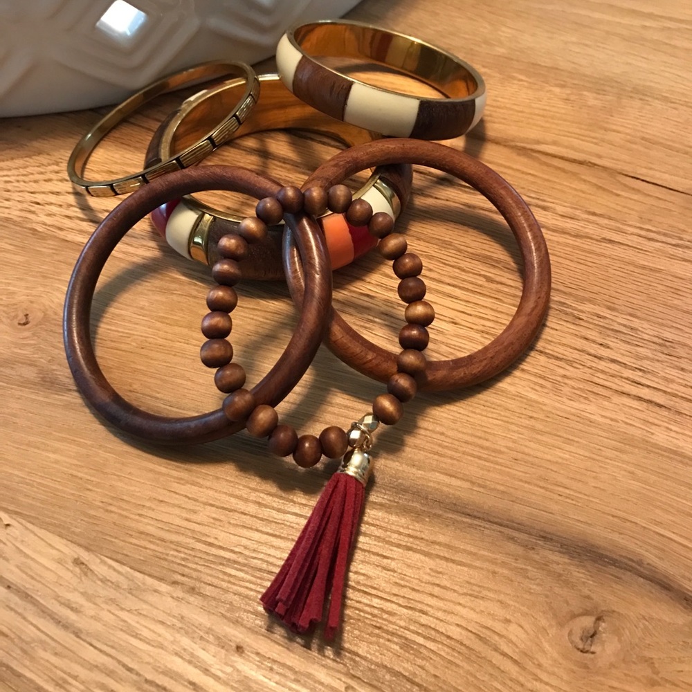 Set of six bracelets