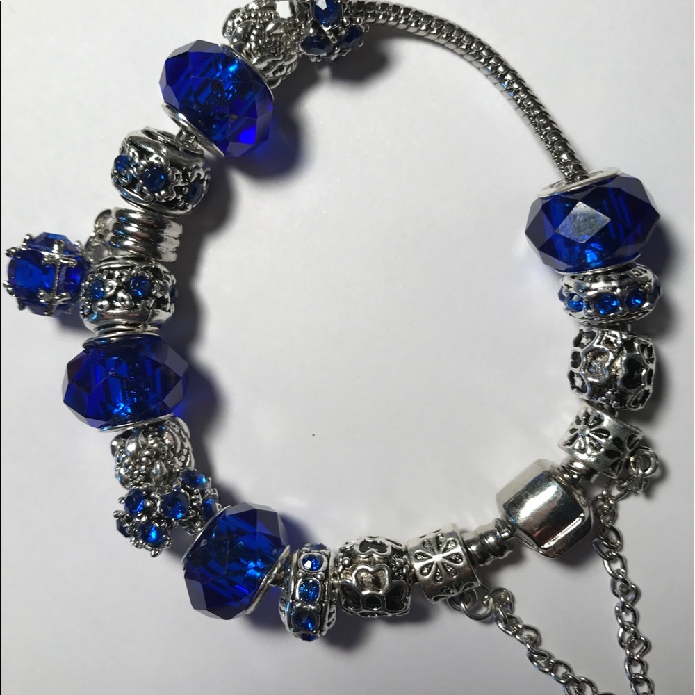 🎊HP6/15🎊NEW Crystal/Glass/Silver Plate Bracelet