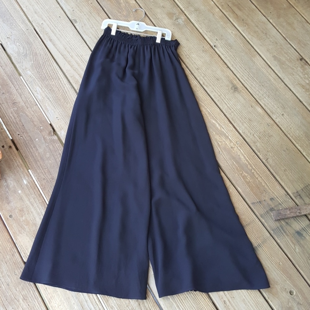 ***SOLD***Tahari black silk wide leg pants