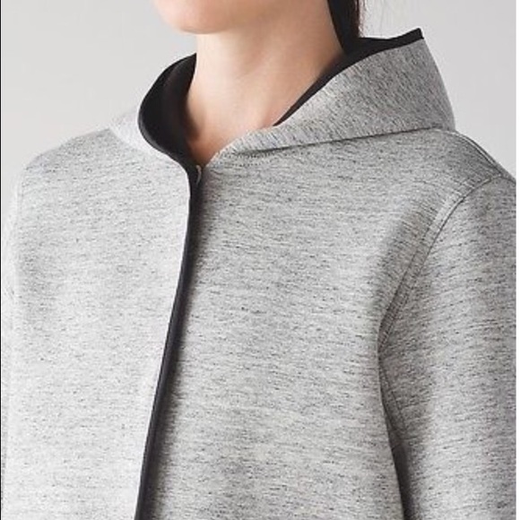 Lululemon City Bound Wrap - Picture 2 of 8