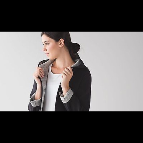 Lululemon City Bound Wrap - Picture 4 of 8