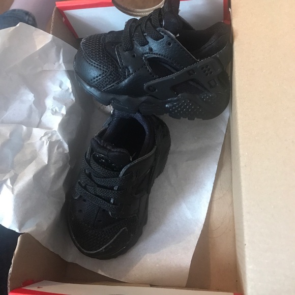 All Black Nike Hurache - Picture 1 of 3