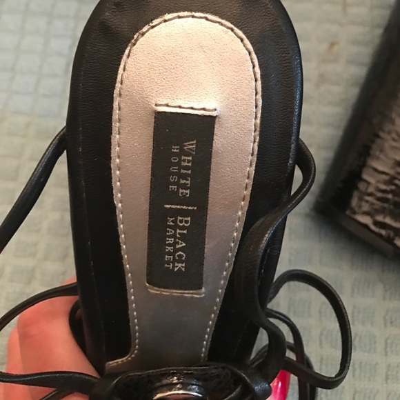 Black White House black market wedges - Picture 3 of 3