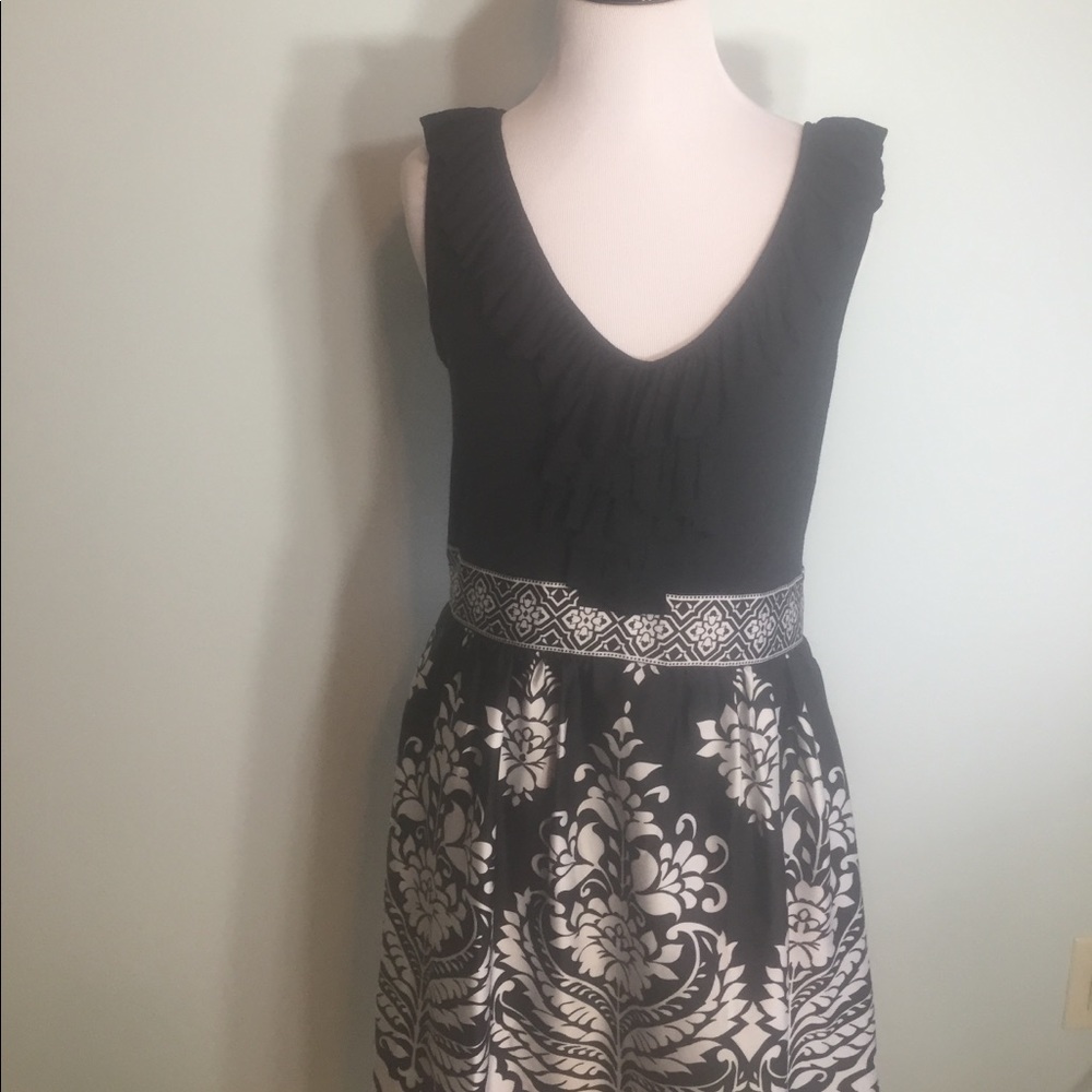 Sleeveless black dress!