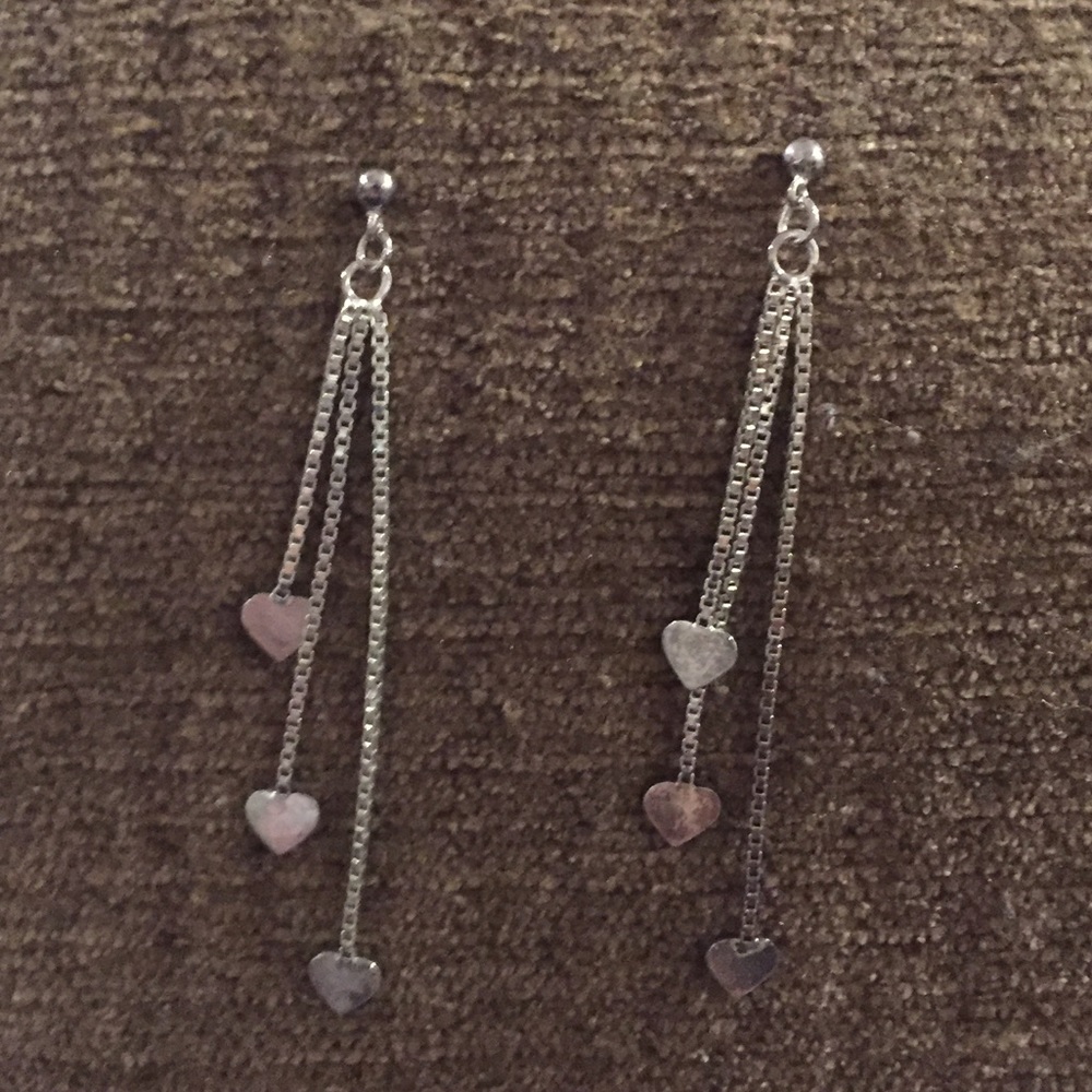 Dangling heart earrings