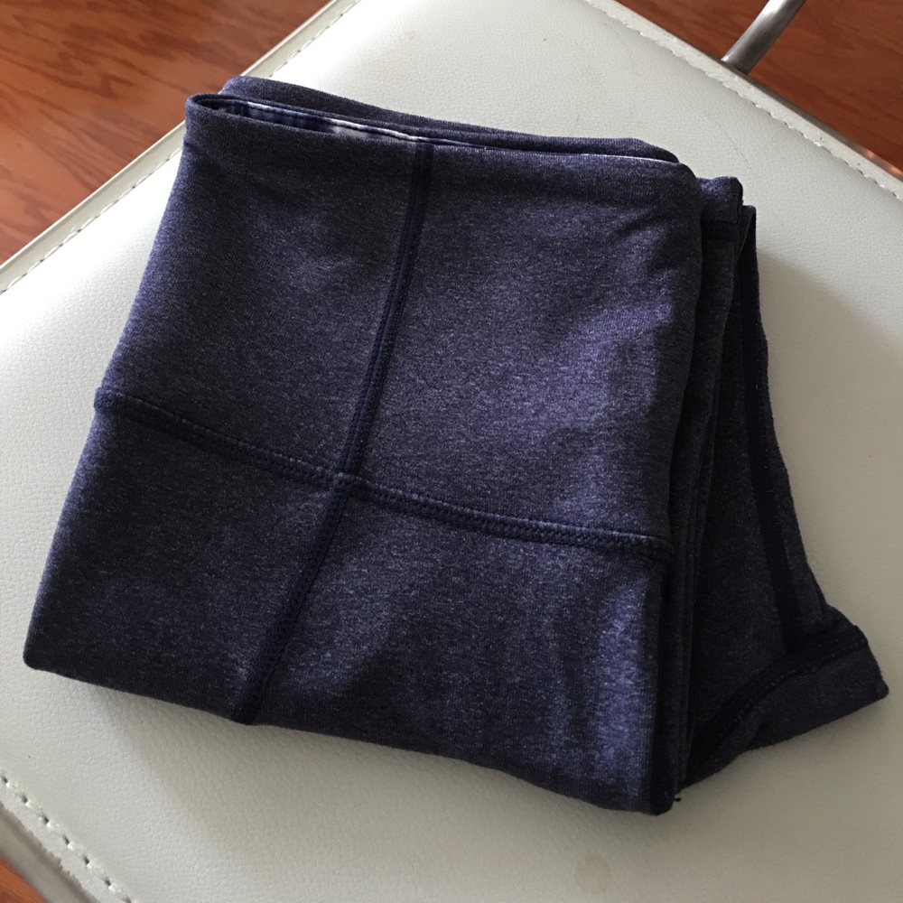 Lululemon Blue-Grey Crop