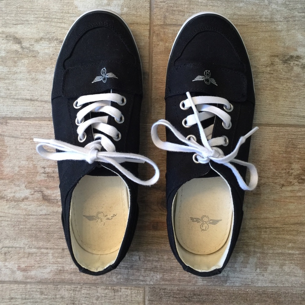 Black and white creative recreation shoes